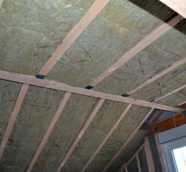 Dachschräge und Decke fertig gedämmt
