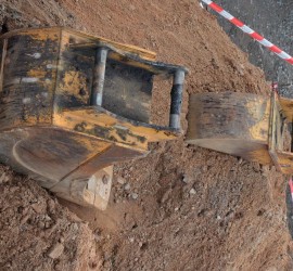 Baggerschaufeln am Mediengraben