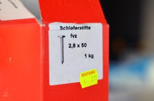 Schieferstifte zur Befestigung der Deckendämmung