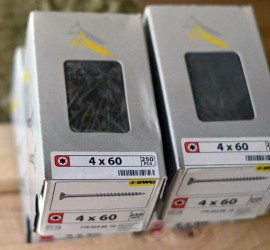 Für Hilfslattung verwendete Schrauben mit Torx-Kopf (Sechsrund)