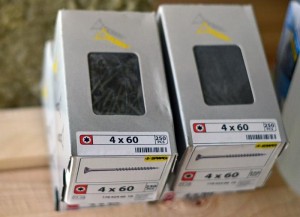 Für Hilfslattung verwendete Schrauben mit Torx-Kopf (Sechsrund)