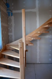 Treppenbau mit offenen Stufen