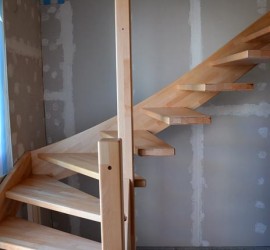 Treppenbau mit offenen Stufen