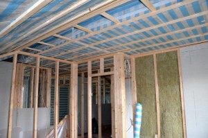 Dampfbremsfolie + Lattung Bibliothek und Flur