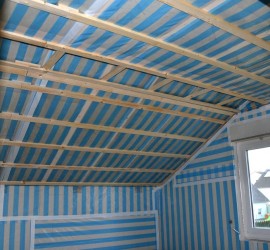 Dampfbremsfolie und Lattung Gästezimmer