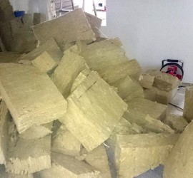 Sammlung von Dämmwollresten