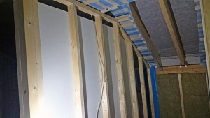 Fermacellwand Bilbiothek vom Treppenhaus aus
