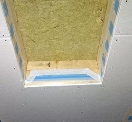 Rigipsdecke mit Dachbodenluke