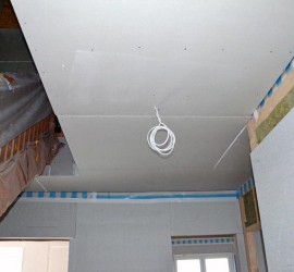 Rigipsdecke im Erdgeschoss-Flur