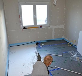 Arbeitszimmer: Fußbodenheizungsstyropor mit Schüttung