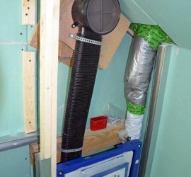 Bad Vorbauwand Toilette halbfertig