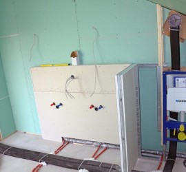 Bad Vorbauwände halbfertig