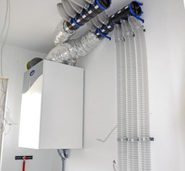 Lüftungsanlage im Hausanschlussraum