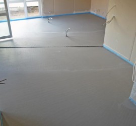 Wohnzimmer: Estrich mit Trennfuge wegen Raumgröße