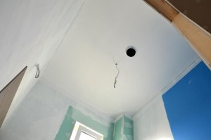 Gäste-Bad-Decke mit Rollputz