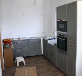 Küche am 1. August ohne Griffe