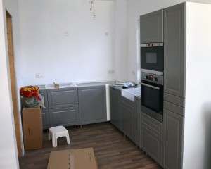 Küche am 1. August ohne Griffe