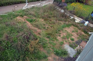 Garten vorm Planieren (Westseite)
