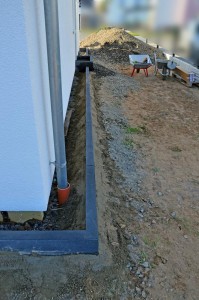 Randsteine Einfahrt ungeschottert