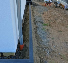 Randsteine Einfahrt ungeschottert