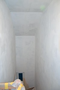 Treppenhaus nach zweitem Spachtelgang über Gesamtfläche