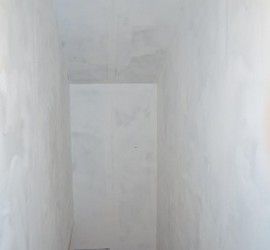 Treppenhaus nach zweitem Spachtelgang über Gesamtfläche