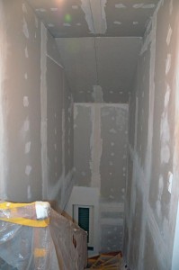 Treppenhaus, so weit wir es gespachtelt hatten