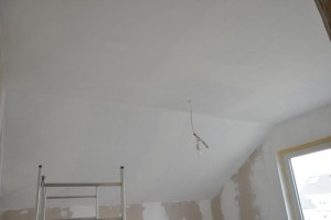 Gästezimmer Decke + Schräge mit Sperrgrund