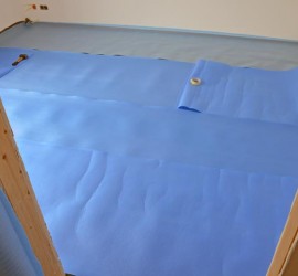 Dampfbremsfolie mit Trittschalldämmungsbahnen