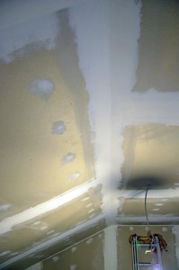 Bücherzimmer Übergang Deckenschräge mit eingespachteltem Fugenband