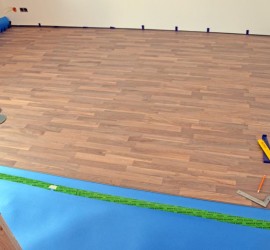 Ca. 70% des Laminats, mit Werkzeugen