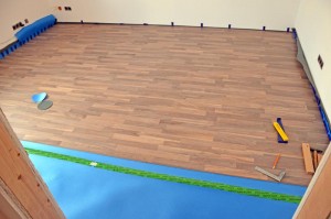 Ca. 70% des Laminats, mit Werkzeugen