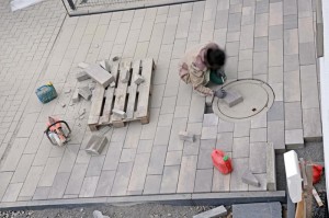 Steinzuschnitt für Kanaldeckel, eine runde Sache