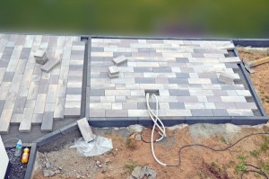 Gartenhüttenplatz erhält die zugesägten Randsteine