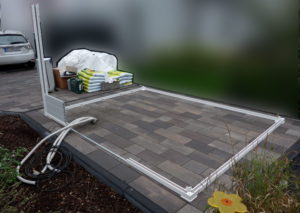 Erster Eckpfeiler und Wandelement