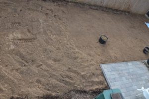 Sicht vom Balkon, Hälfte ist beackert